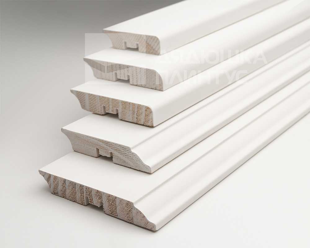 Плинтус кедр Стоунвуд. 80B 80мм 2,35м Белый