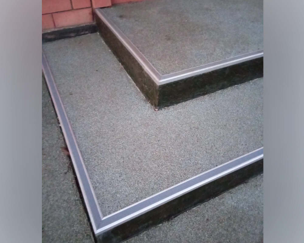 Порог одноуровневый ПС 08-1.900.01лч Серебро