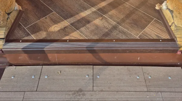 Порог угловой ПУ 04.2700.284 Дуб универсальный