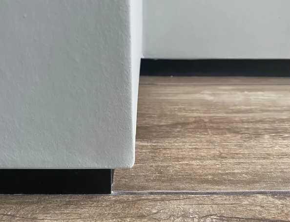 Теневой профиль Decaro Engineering D001 Серебро 2,0 м