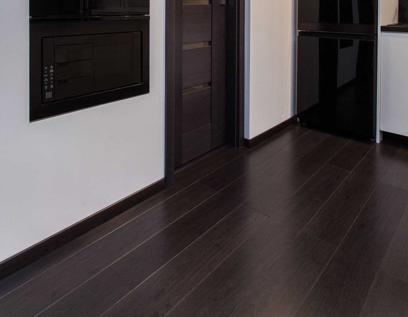 Плинтус МДФ Лука Пл 100-1МДФ.2700.Point line 24010 Дуб дакота темный