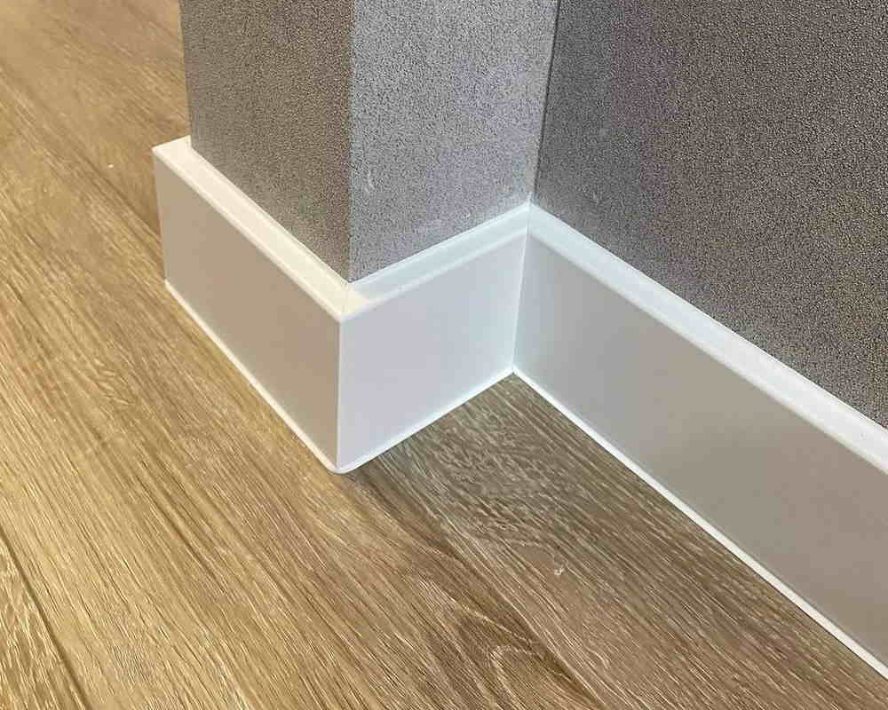 Плинтус ХДФ Dollken Cubu Flex Life 80мм х 2,5 м 1005 Белый RAL 9003