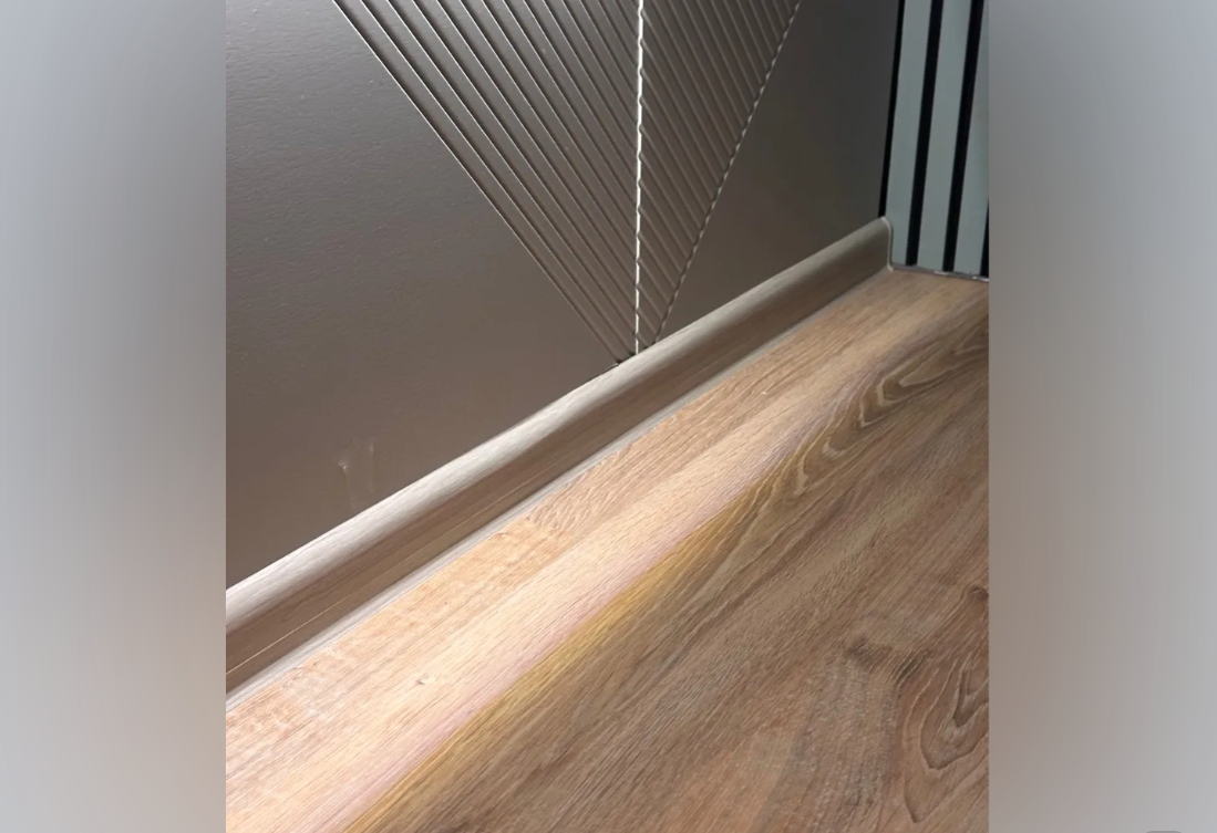 Плинтус ПВХ Идеал Классик 70мм 2,2м 267 Клен белый