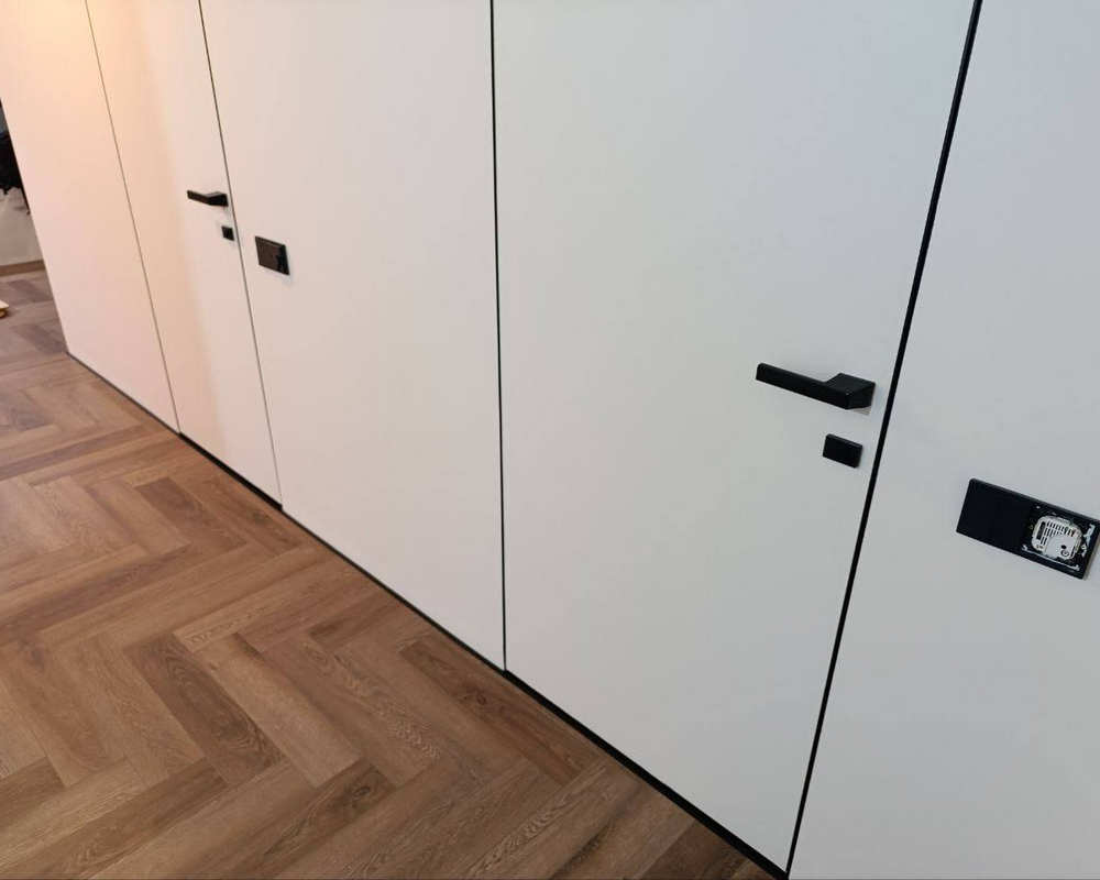 Микроплинтус AL16X5-03 16х6х2000мм Чёрный