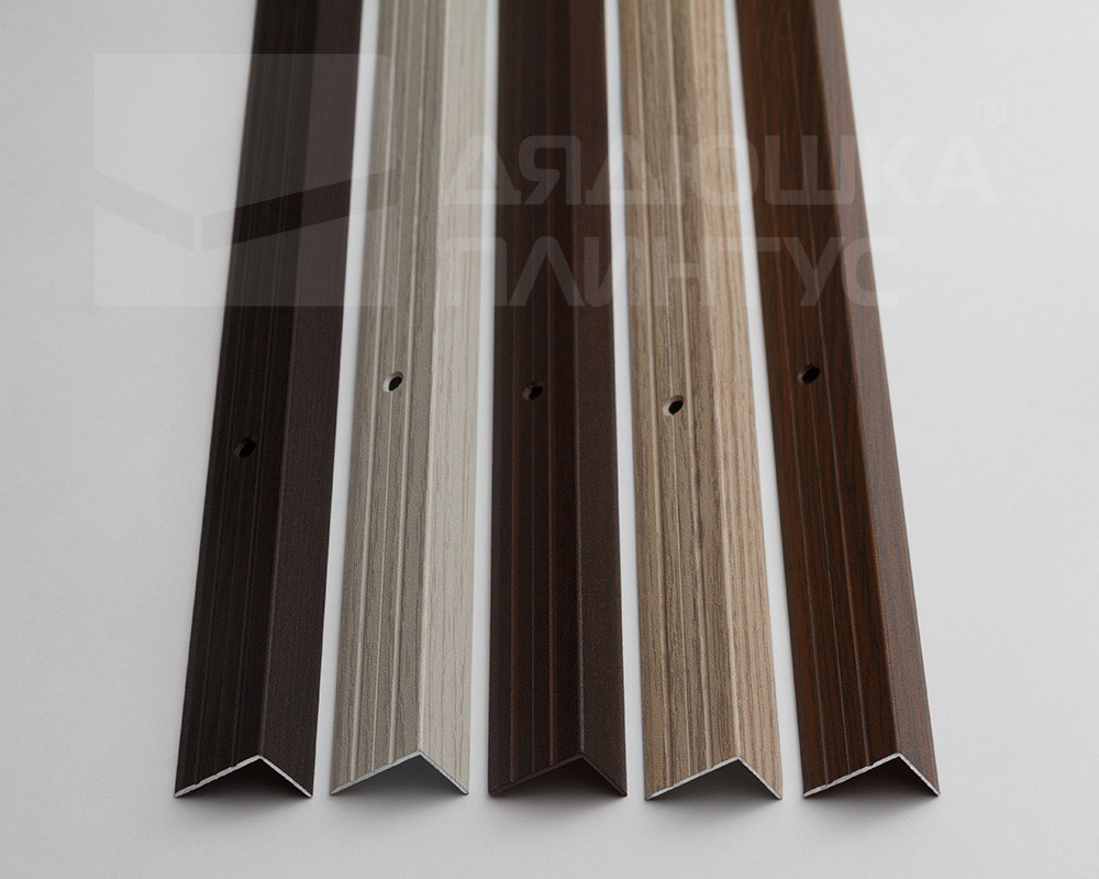 Порог угловой ПУ 03.2700.288 Орех