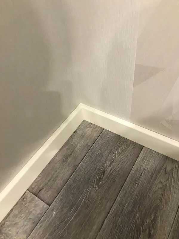 Плинтус МДФ Волшебная палочка. Гарден .145 Белоснежный ясень