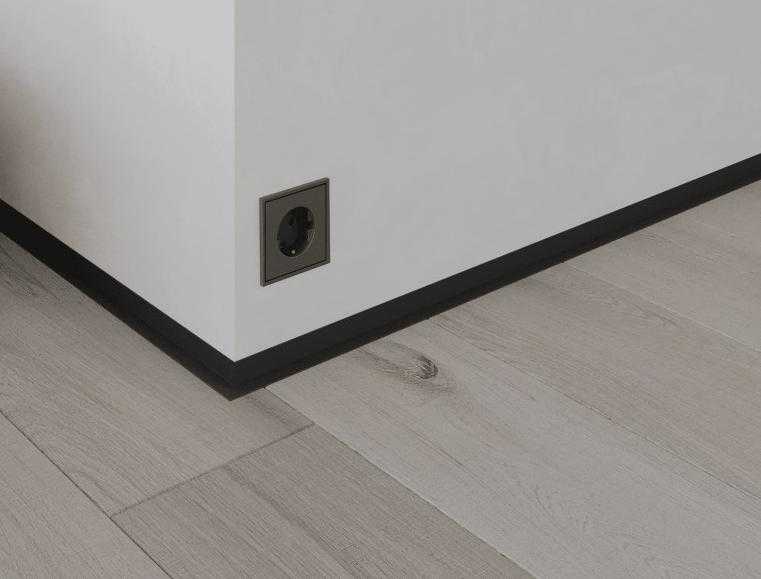 Микроплинтус MSAPL 02.2700.15 Анод черный