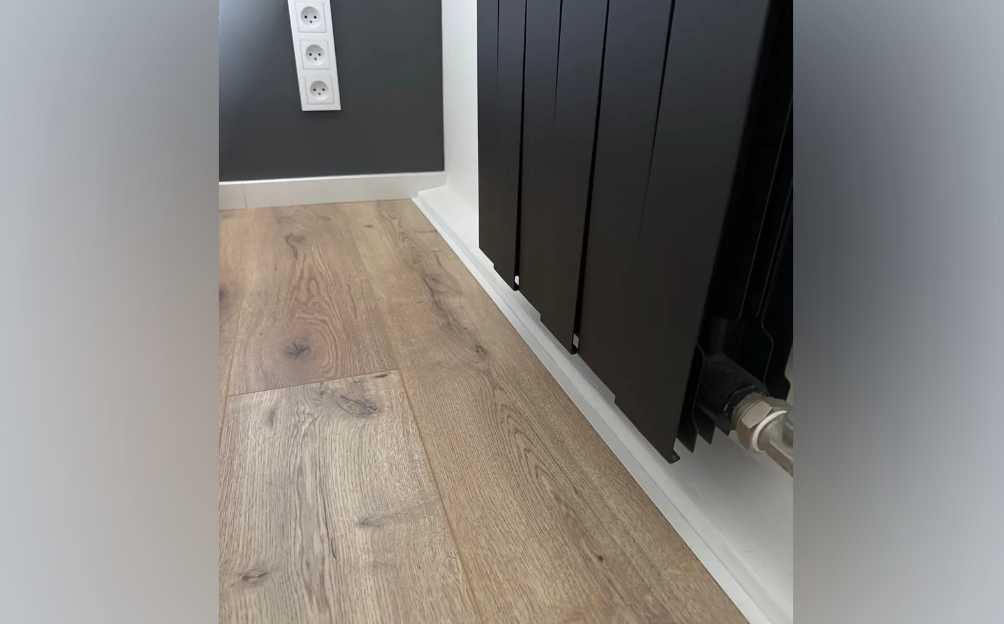 Микроплинтус AL16X5-001 16х6х2000мм Без покрытия