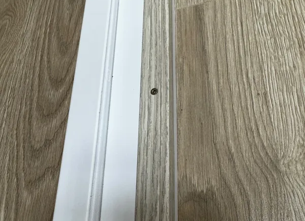 Порог угловой ПУ 05.1800.088 Орех