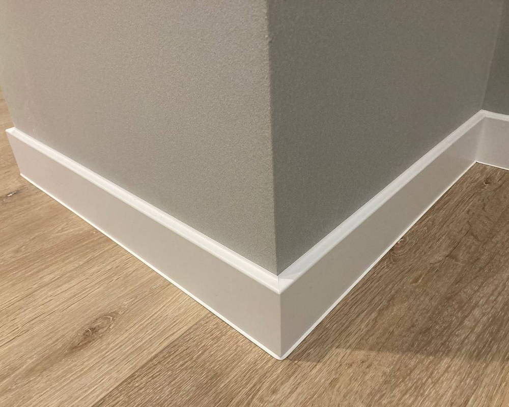 Плинтус ХДФ Dollken Cubu Flex Life 40мм х 11/13мм х 2,5 м 1013 (5012) Белый