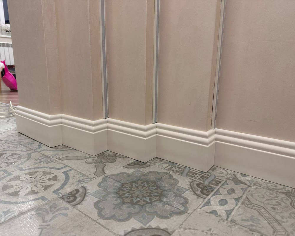 Плинтус из полистирола высокой плотности NMC Wallstyl FO1 Белый