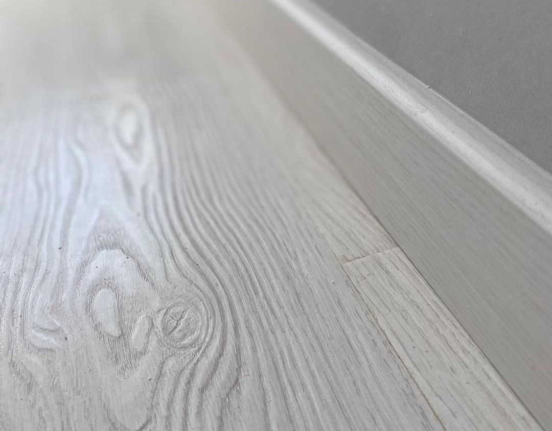 Плинтус МДФ Волшебная палочка Гарден 60 мм.228 Дуб Слоновая кость