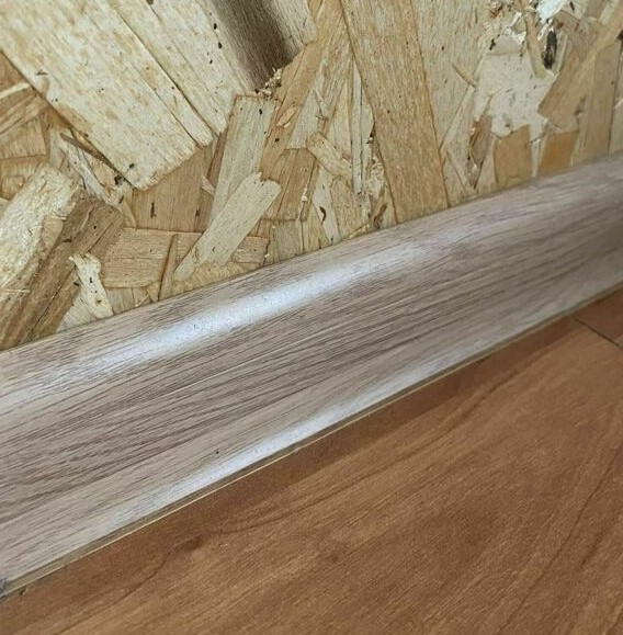 Плинтус ПВХ Волшебная палочка 58мм 2,2м 5814