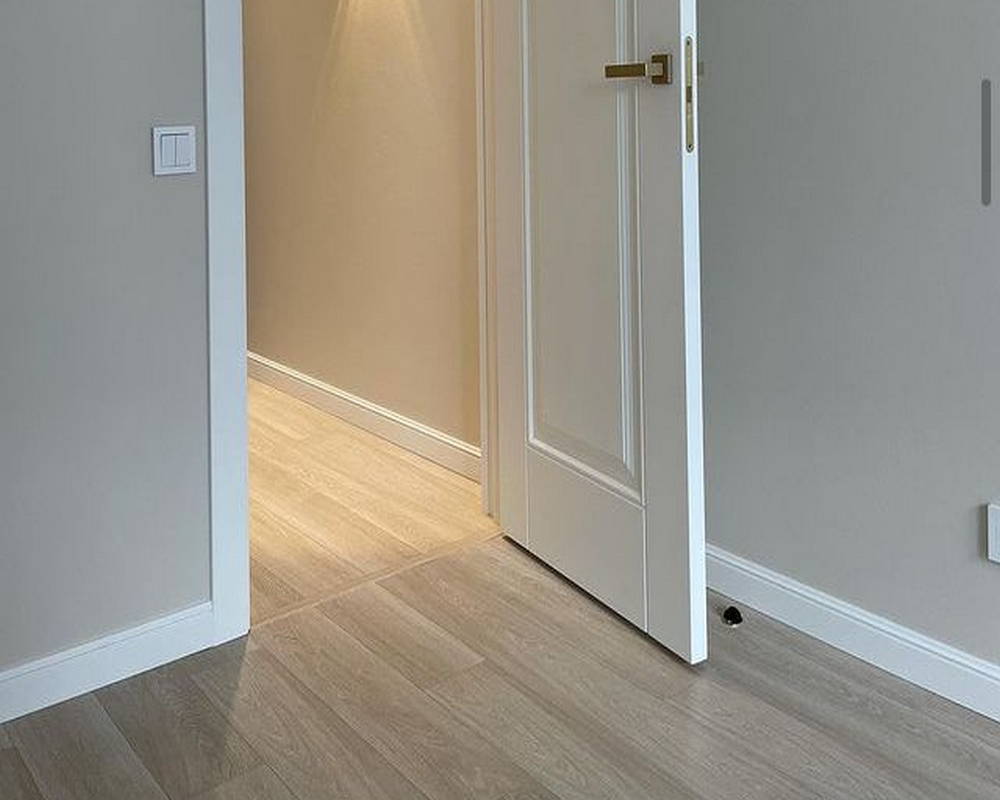 Плинтус NMC FO1 Wallstyl 120*15*2000. Окраска включена в стоимость