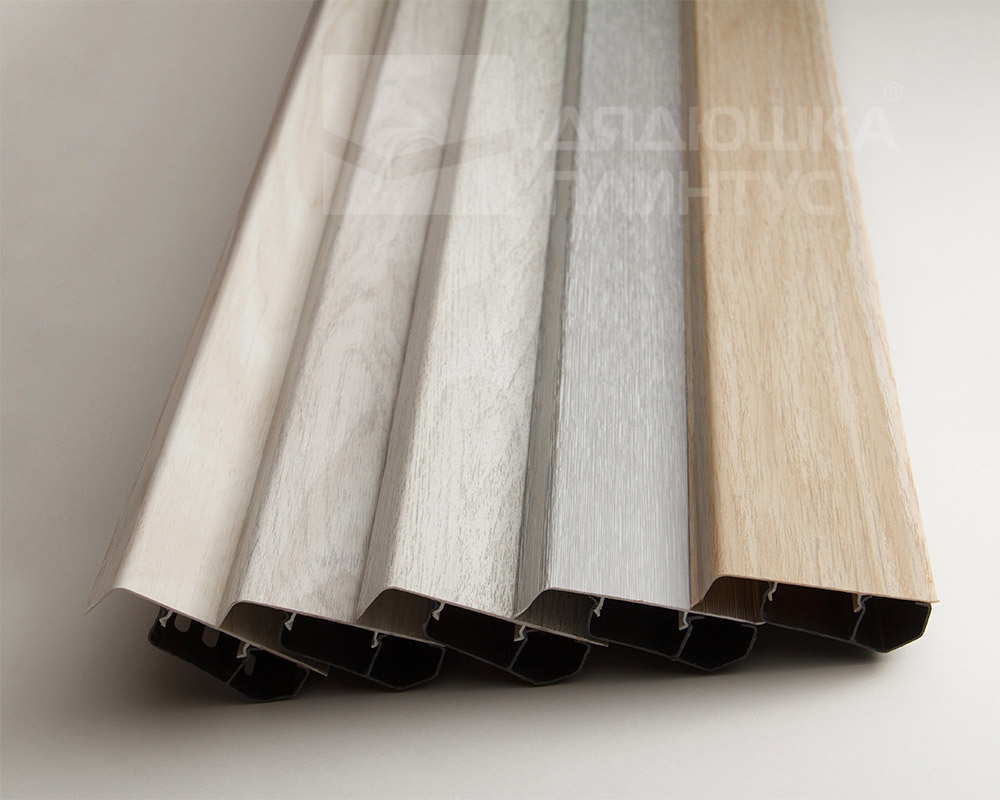 Плинтус ПВХ Волшебная палочка 70мм Home 2,2м 7013